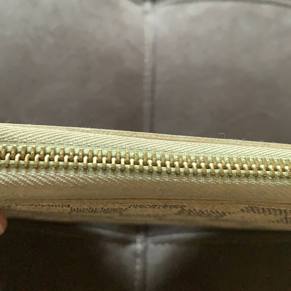 Used Louis Vuitton Damier Azur Zippy Wallet - Picture 7 of 8